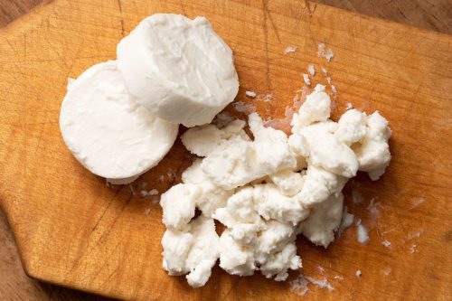 Read more about the article How To Crumble Goat Cheese