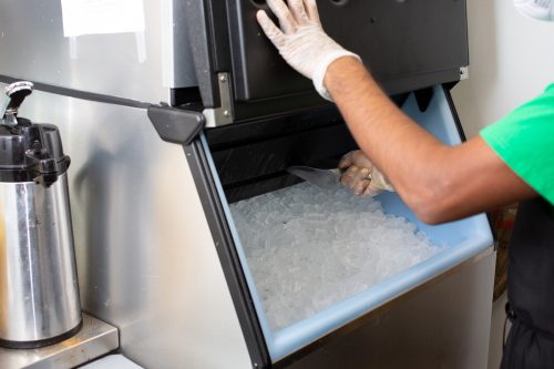Read more about the article How To Reset A Maytag Ice Maker [Quickly & Easily]