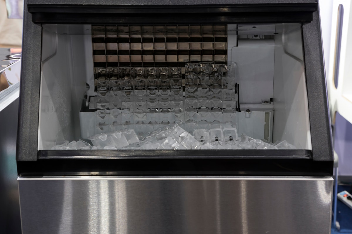 Maytag ice maker producing ice