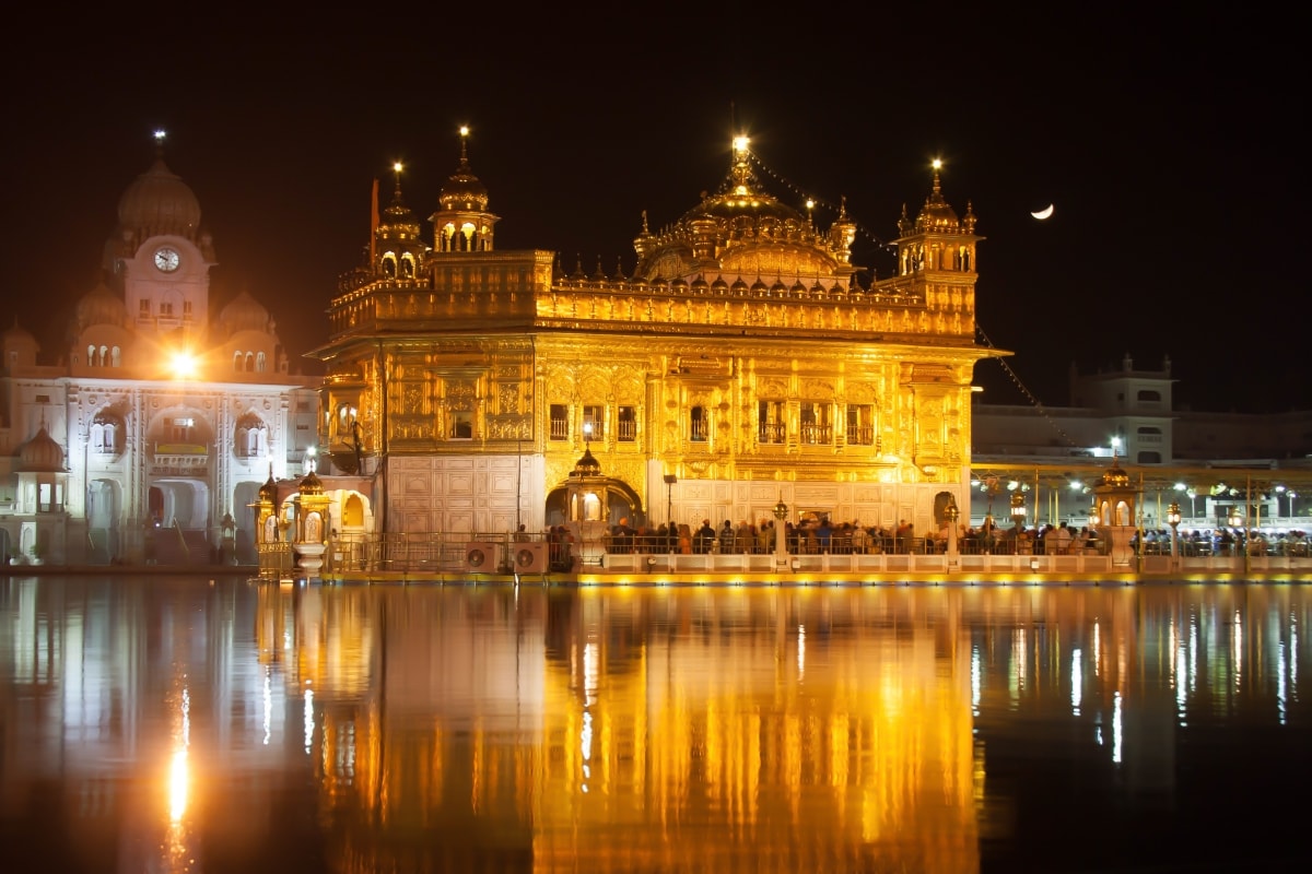 The stunning Sikh Golden Temple in Amritsar, Punjab region in India 
