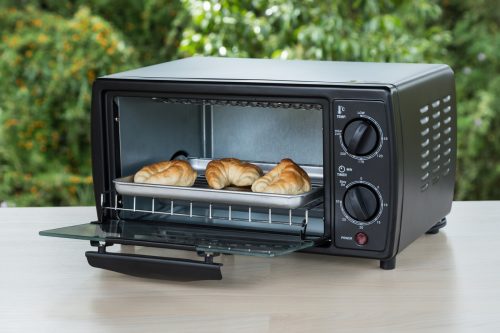 Read more about the article How To Clean A Breville Toaster Oven [Step By Step Guide]