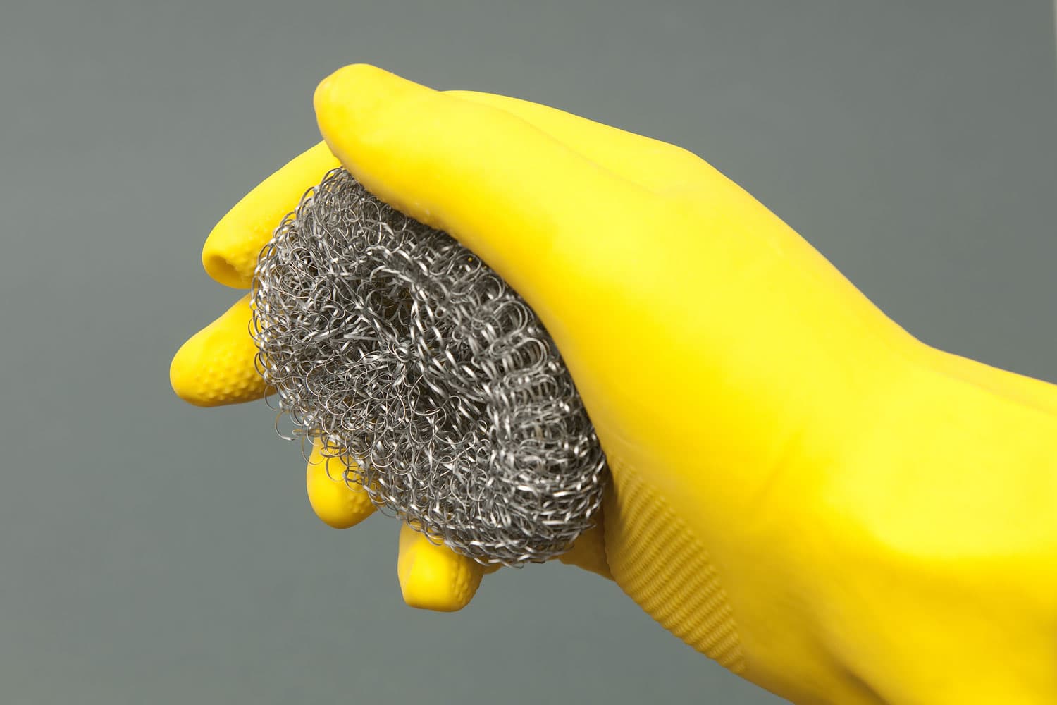 metal scouring pads - steel wool to clean the kitchen