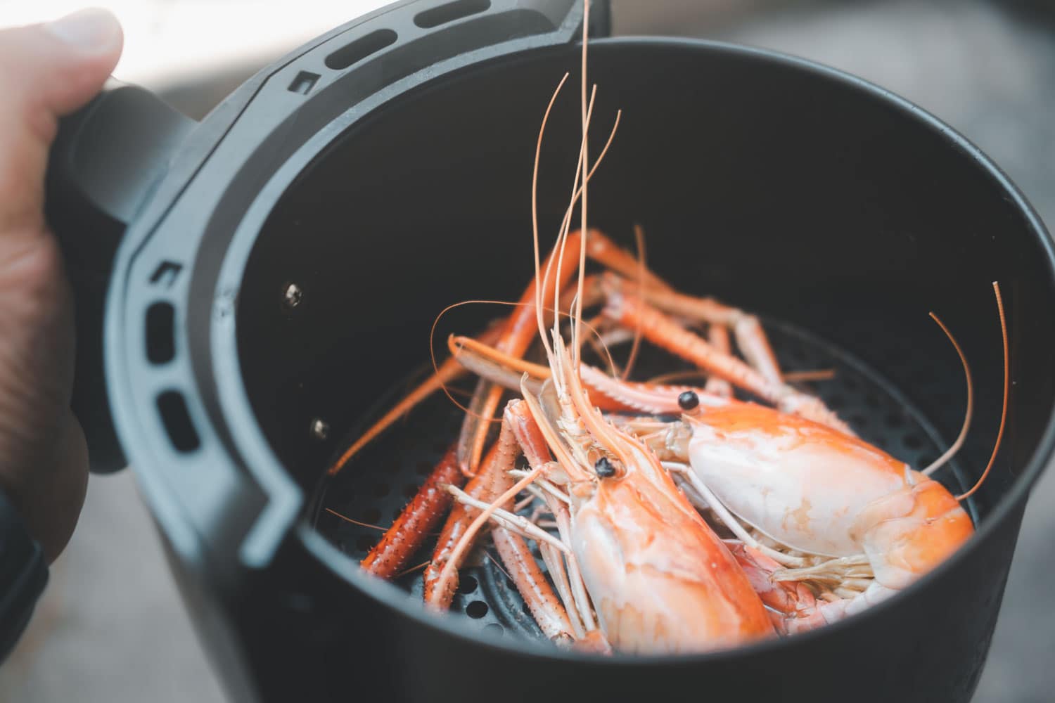 Boiling shrimp in the air fryer