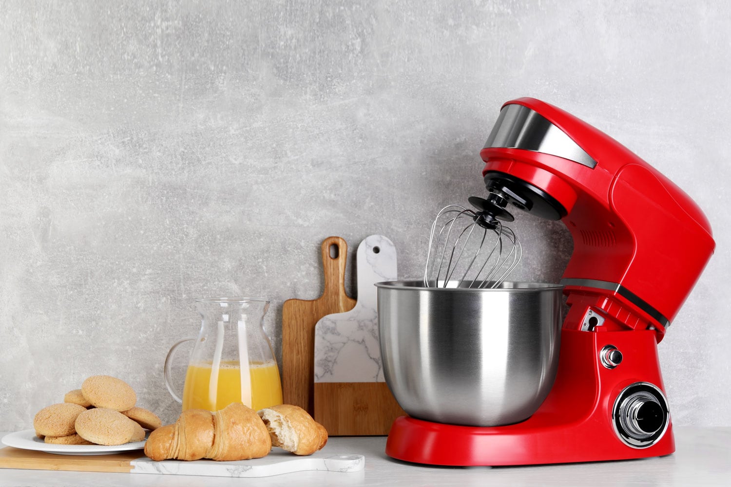 A Vivohome stand mixer in the kitchen
